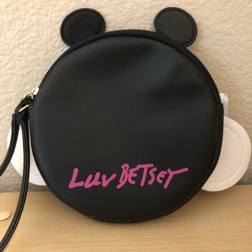 🍒HOST PICK🍒 NWT BETSEY JOHNSON bee 🐝 wristlet - Picture 2 of 4